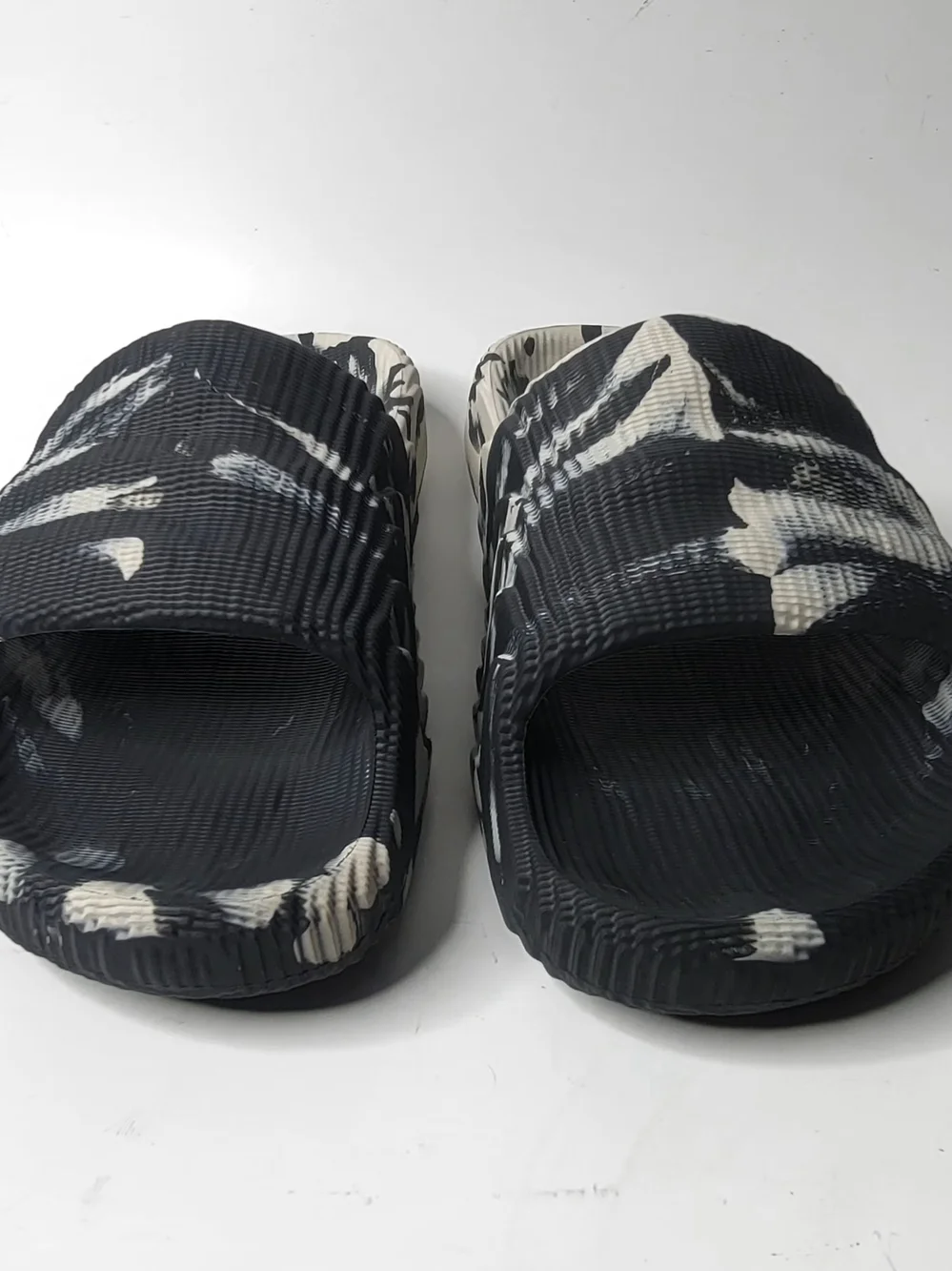 adidas Mens Adilette 22 Slides Carbon Aluminum Black & White GX6947 US SIZE 6
